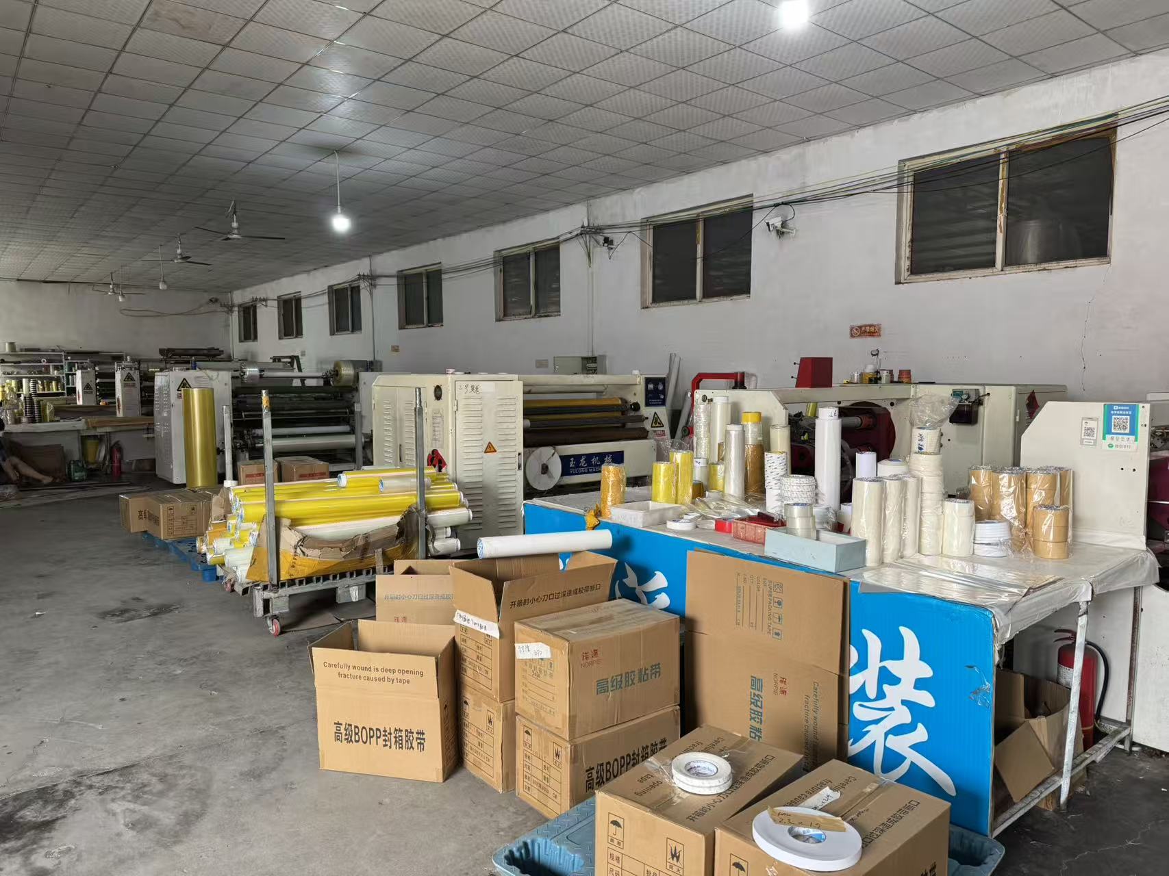 Quy trình tiêu chuẩn hóa tối ưu hóa chất lượng sản xuất băng dính công nghiệp